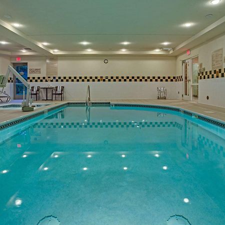 Hilton Garden Inn Cleveland Airport Fairview Park Exterior photo