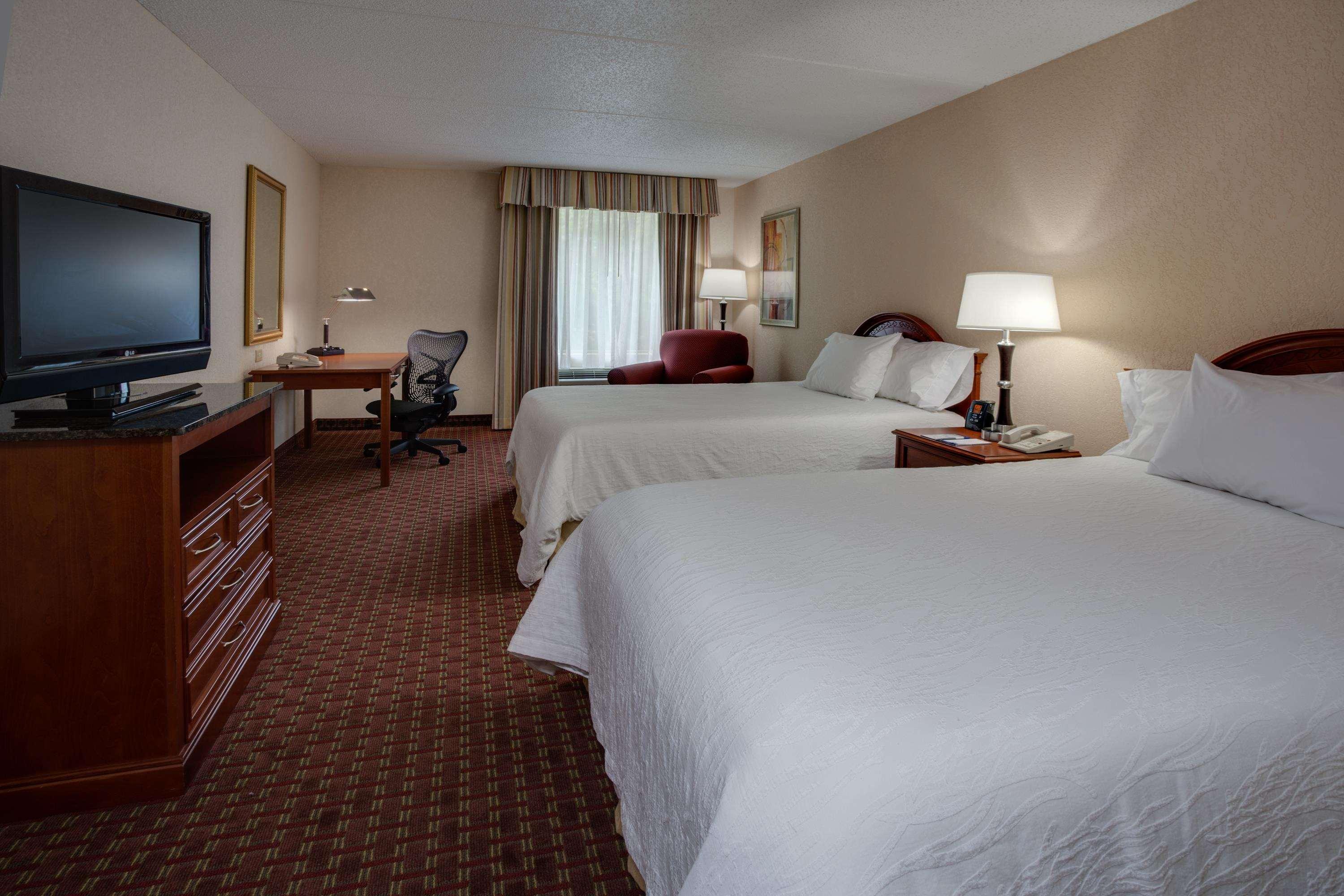 Hilton Garden Inn Cleveland Airport Fairview Park Exterior photo