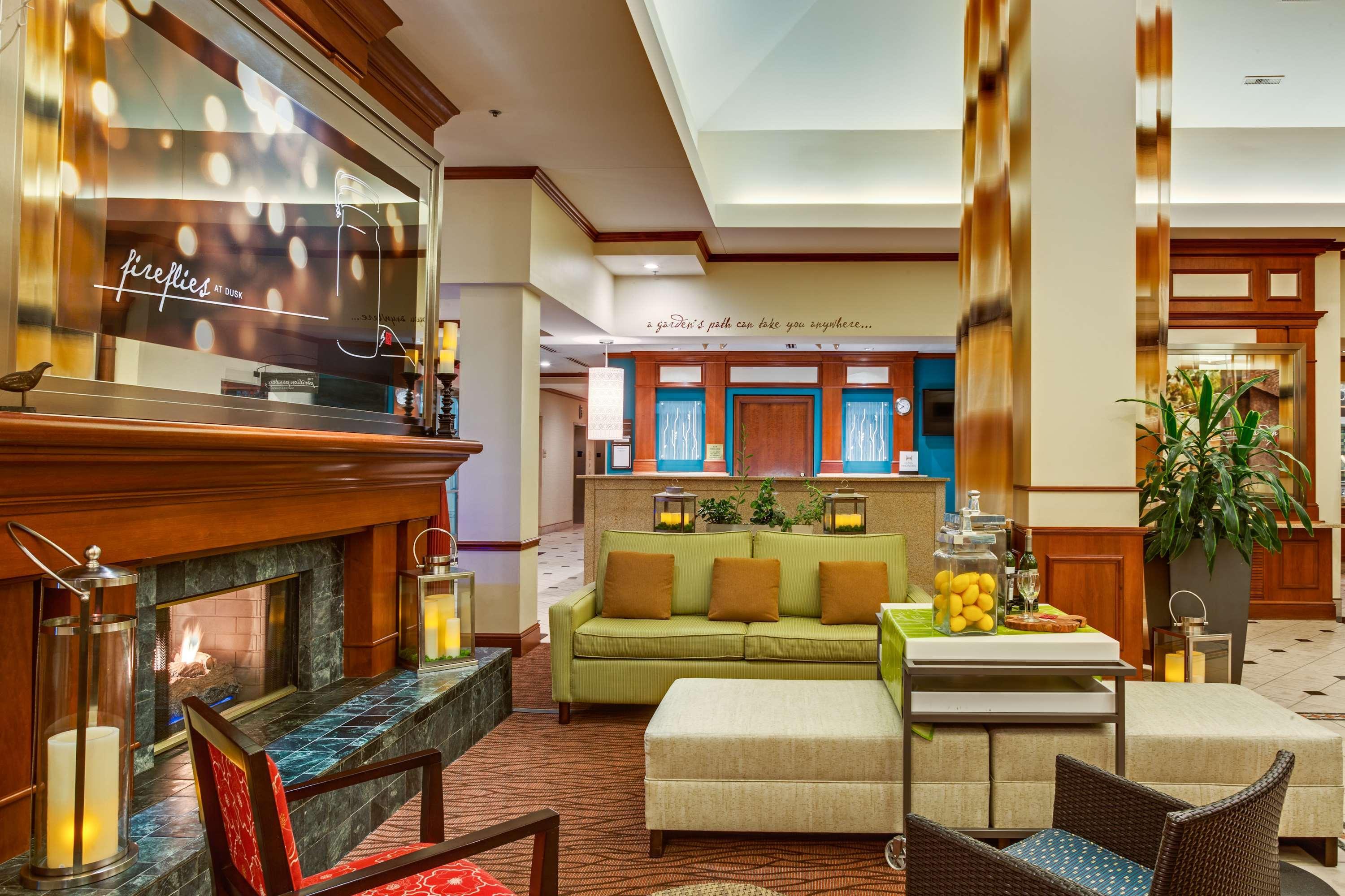 Hilton Garden Inn Cleveland Airport Fairview Park Exterior photo