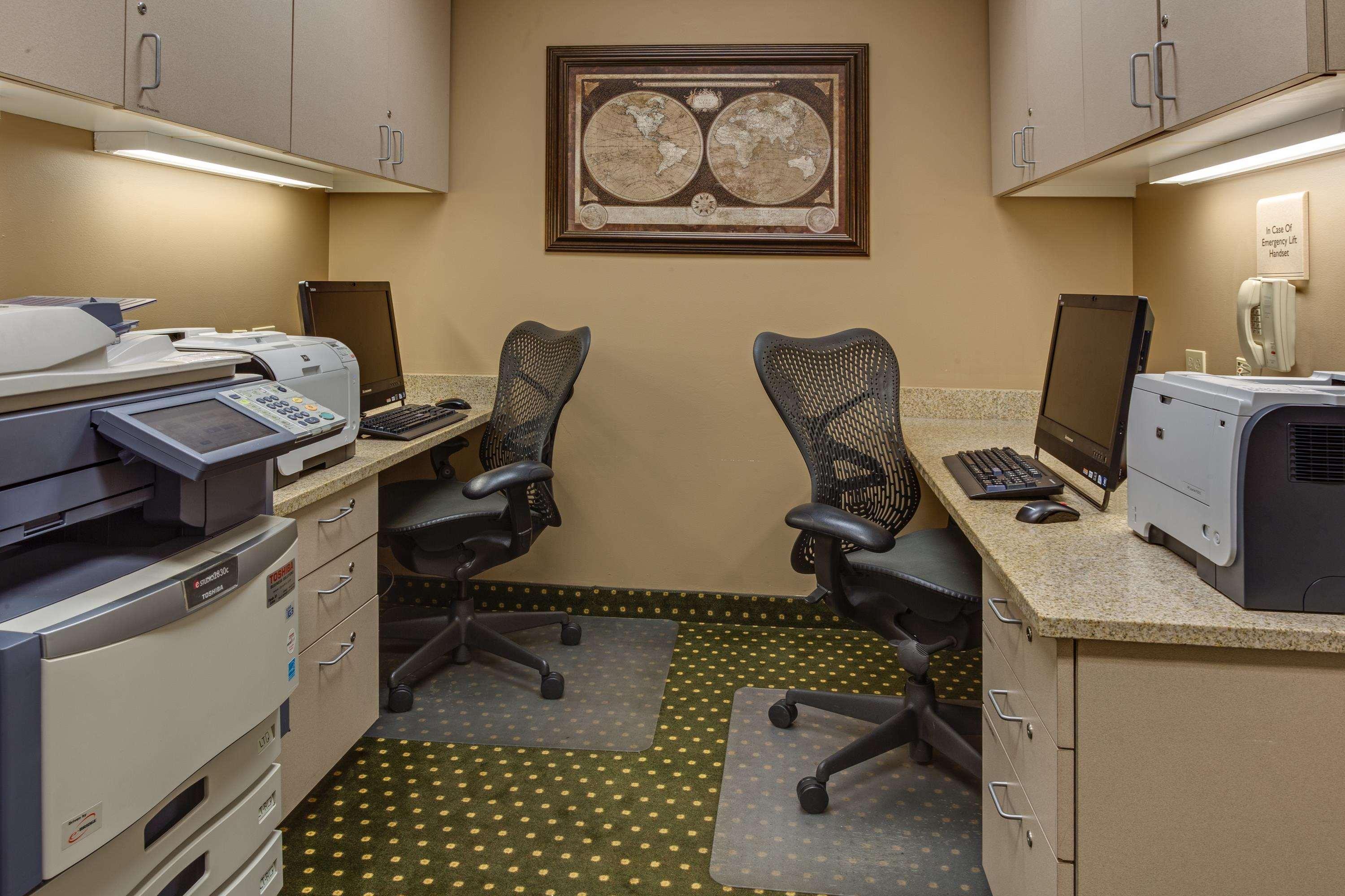 Hilton Garden Inn Cleveland Airport Fairview Park Exterior photo