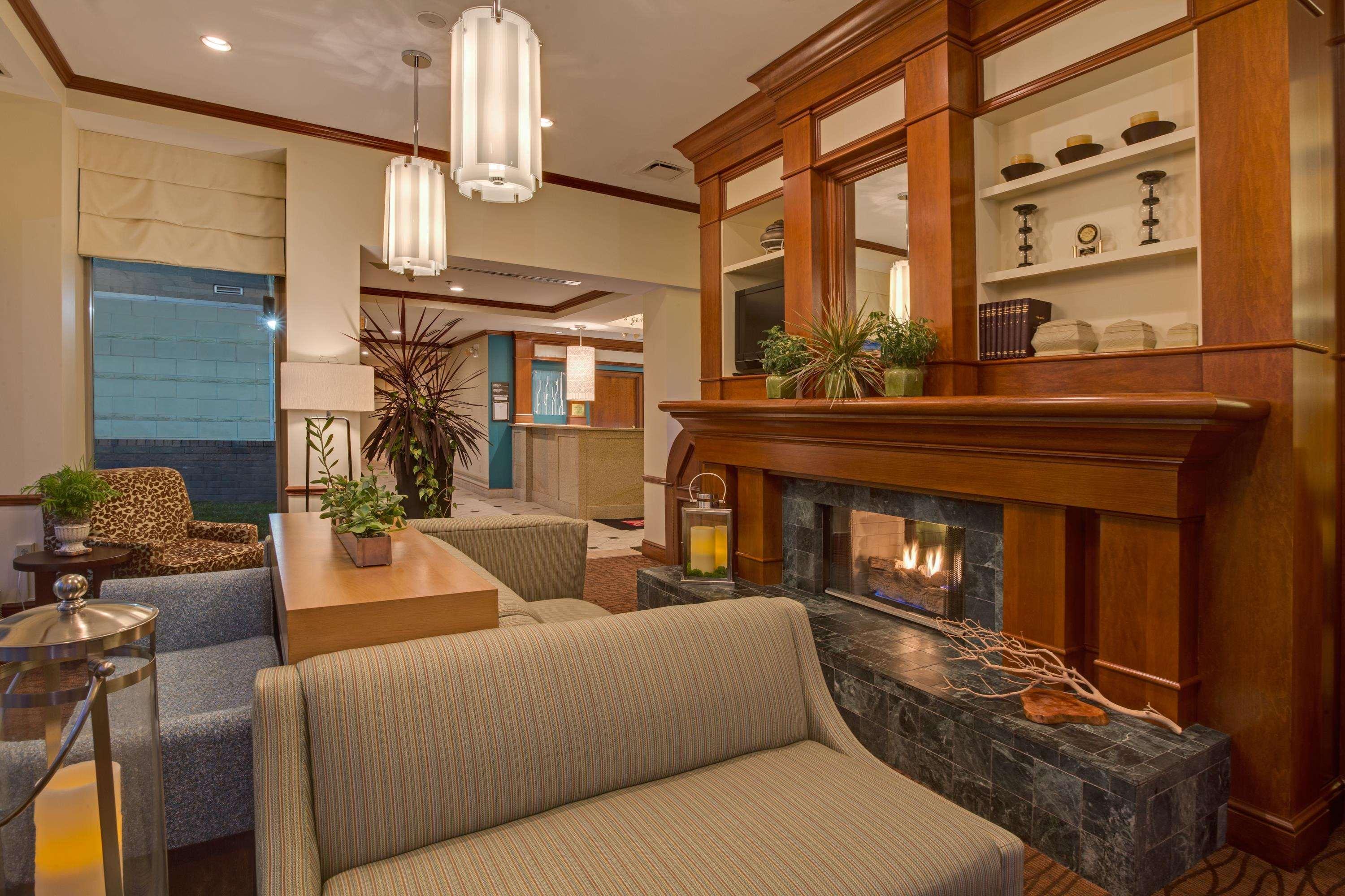 Hilton Garden Inn Cleveland Airport Fairview Park Exterior photo
