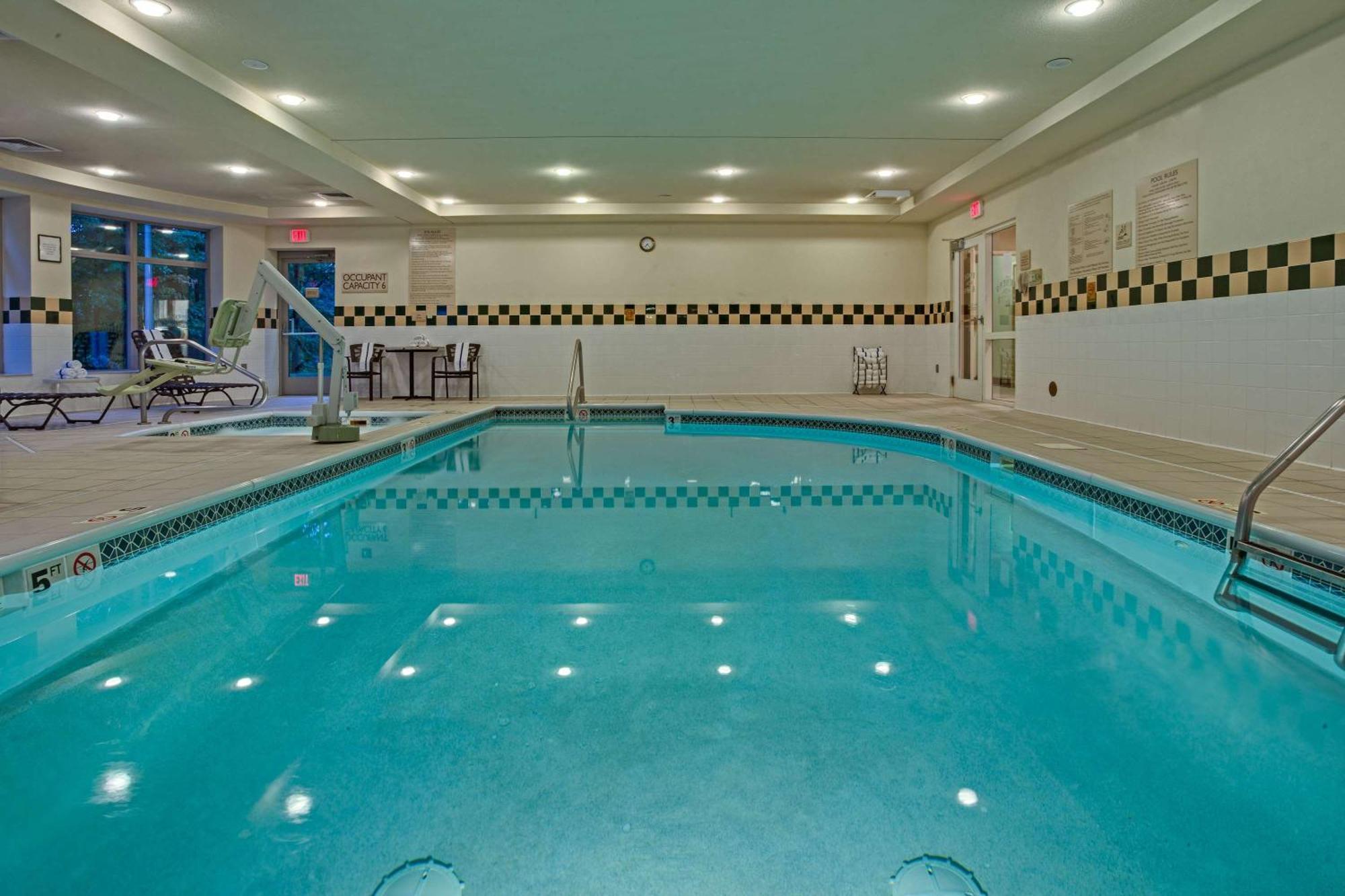 Hilton Garden Inn Cleveland Airport Fairview Park Exterior photo