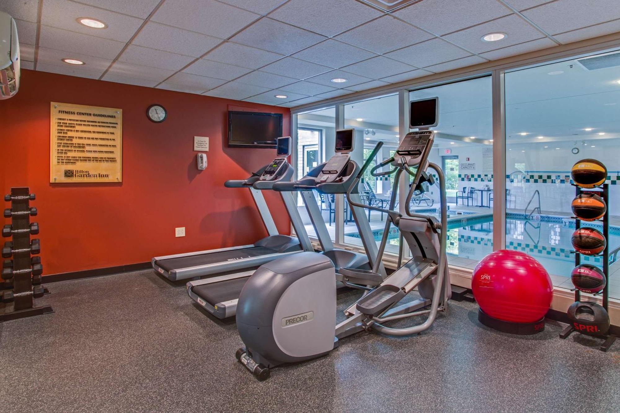 Hilton Garden Inn Cleveland Airport Fairview Park Exterior photo